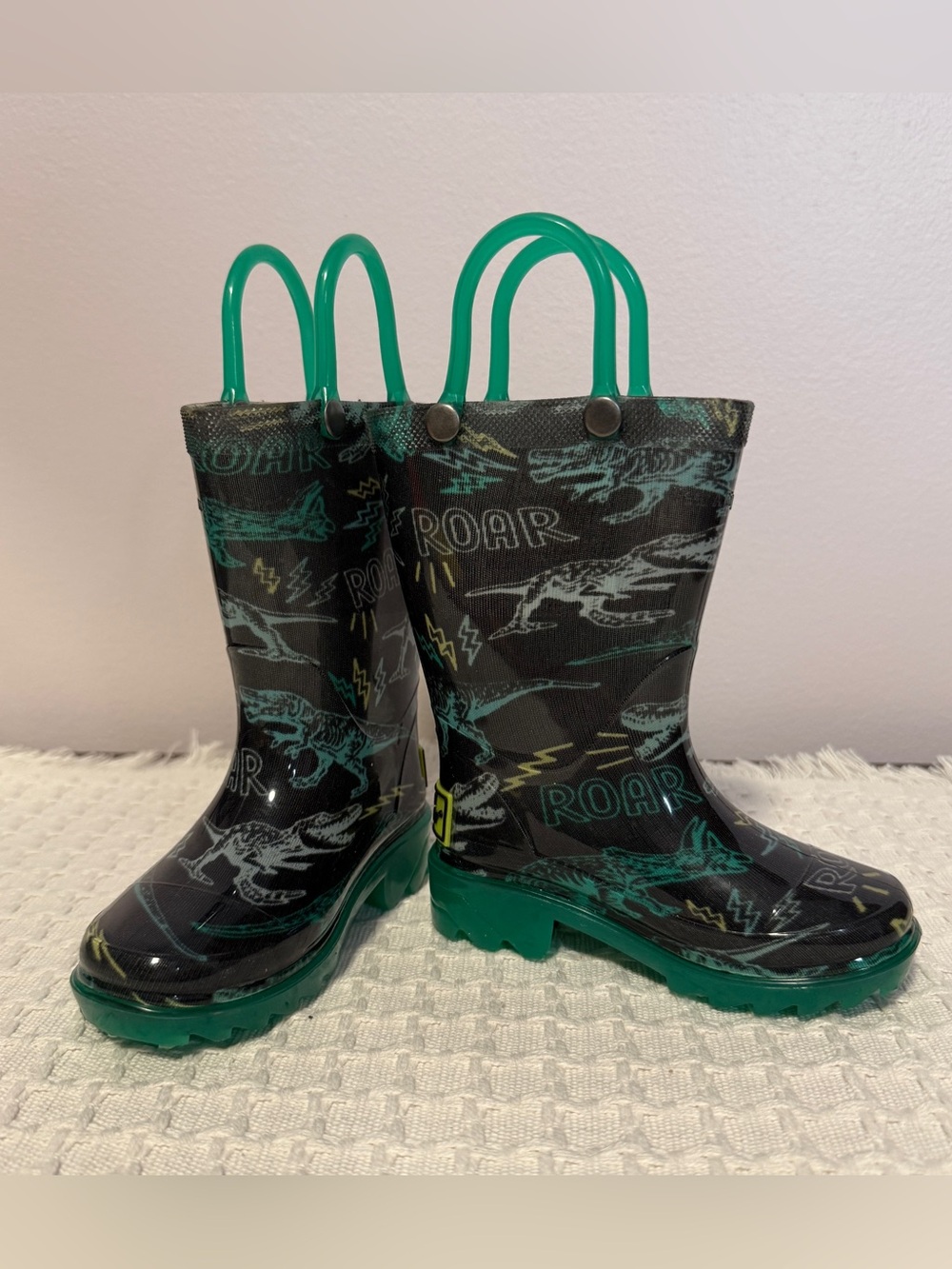 Dinosaur light up rain boots, Western Chief, T-Rex Roar, size 5